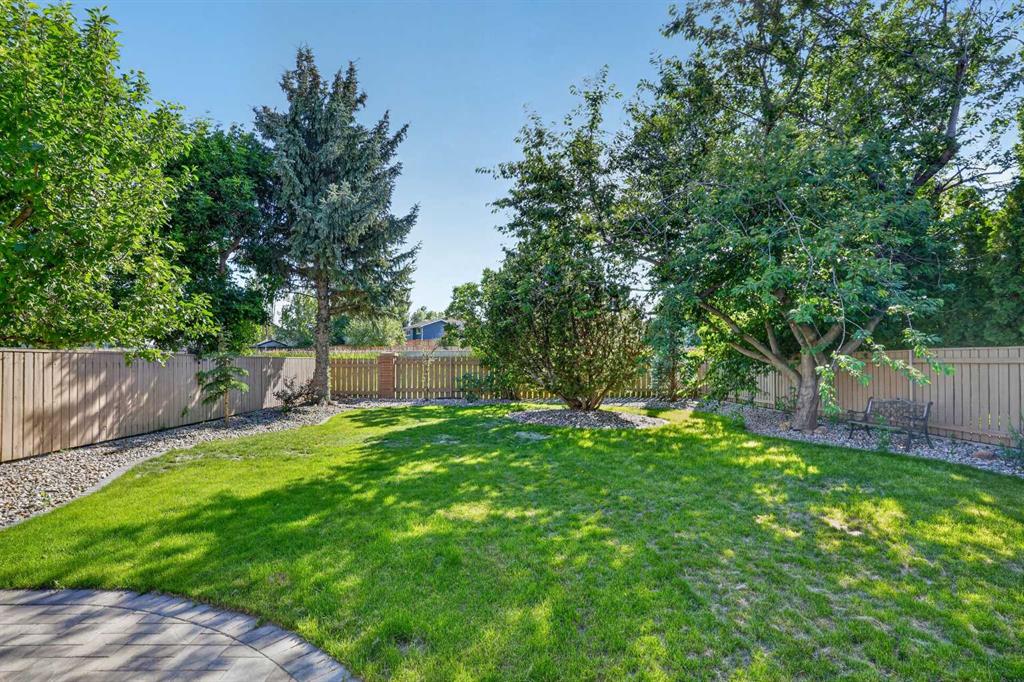 Picture for 50 Sherwood Crescent W