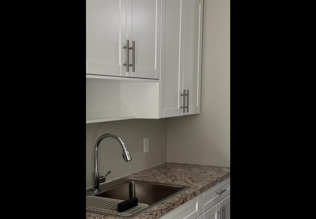 Picture for 209, 75 Temple Boulevard W
