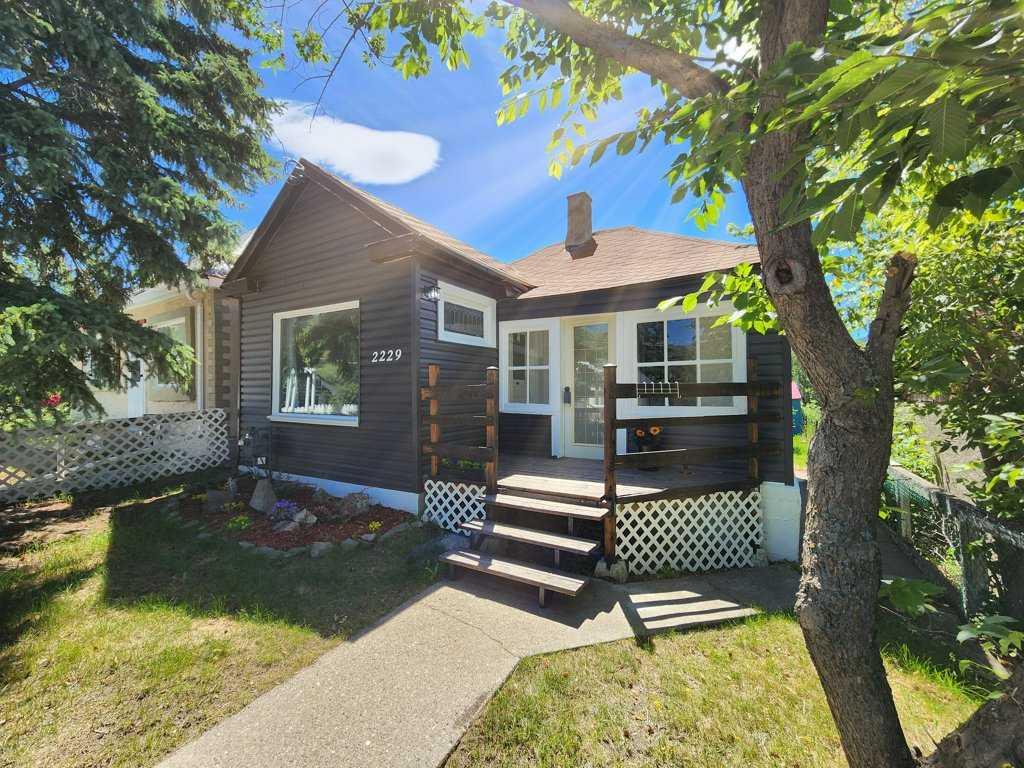Picture for 2229 210 Street 