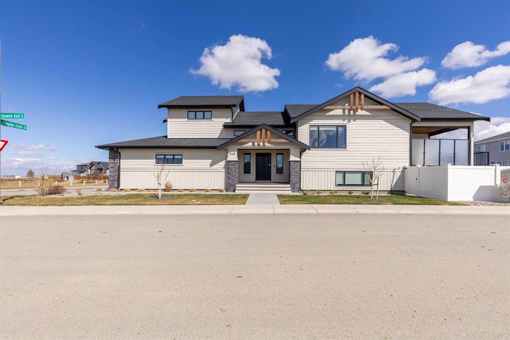 Picture for 648 Sixmile Crescent S