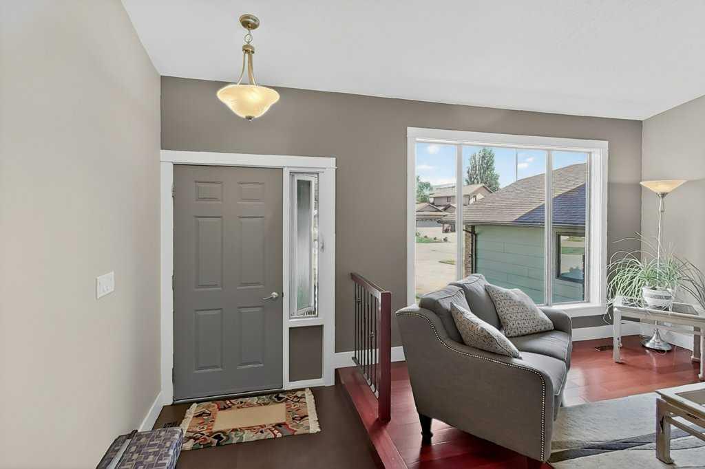 Picture for 63 Wildwood Crescent W