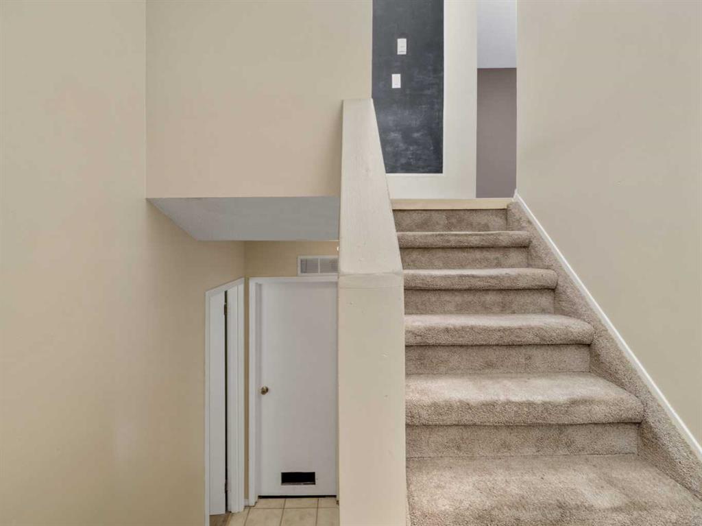 Picture for 2, 269 Laval Boulevard W