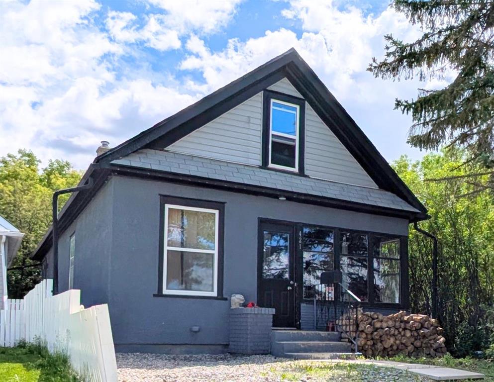 Picture for 421 12 Street N