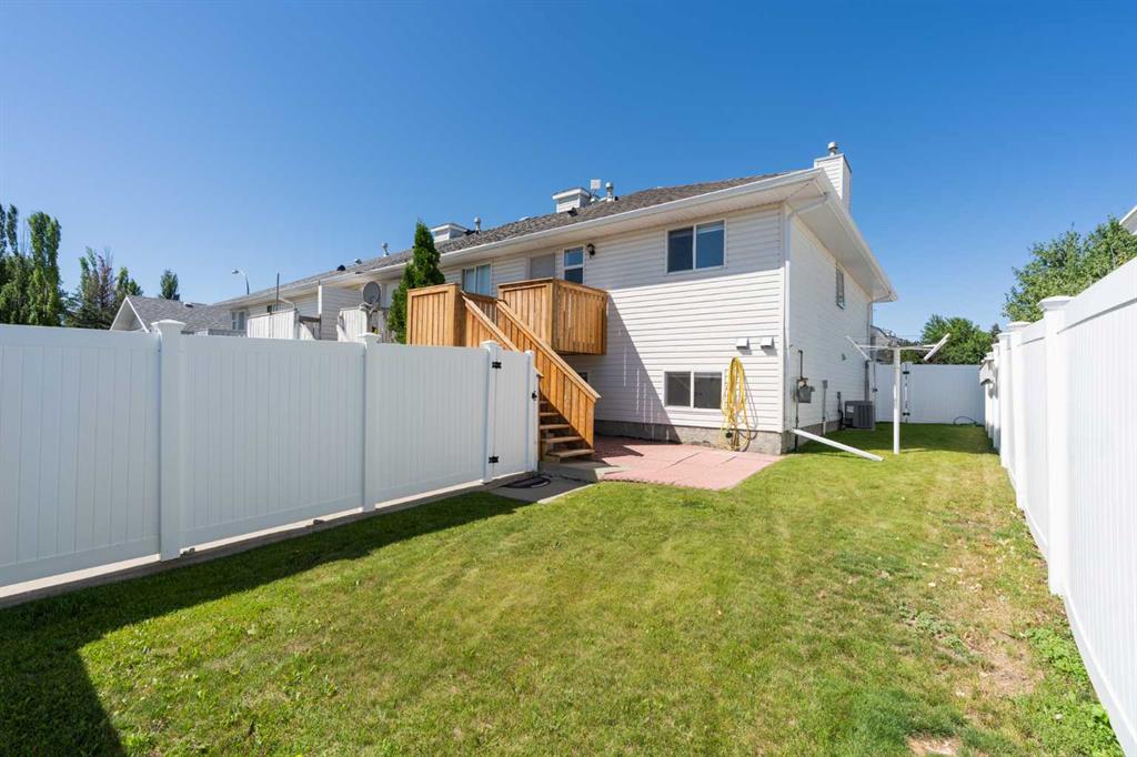 Picture for 19 Chilcotin Lane W