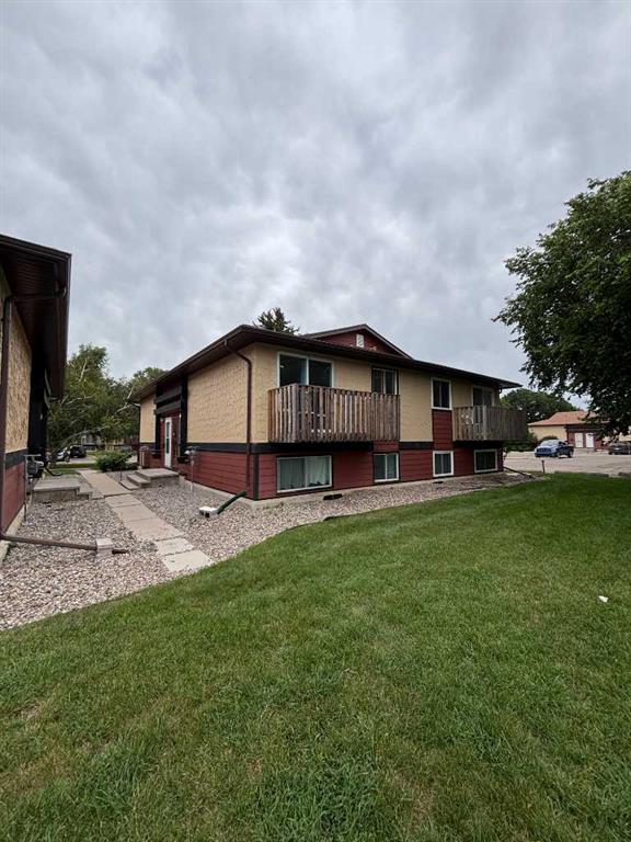 Picture for 4, 5 Acadia Road W
