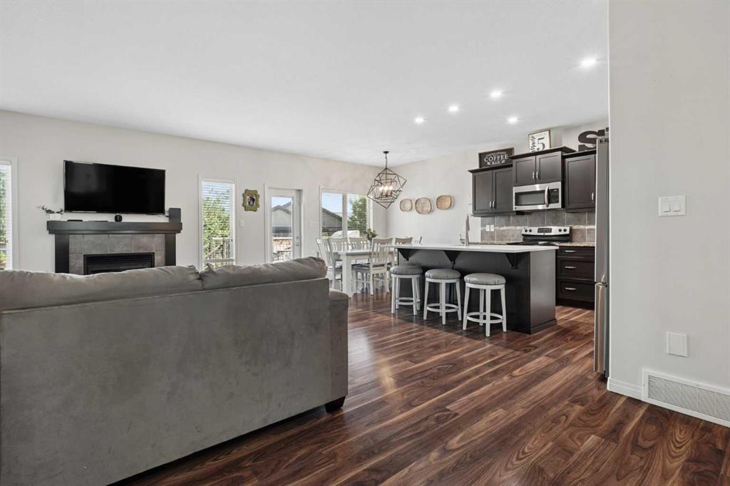 Picture for 19 Riverland Close W