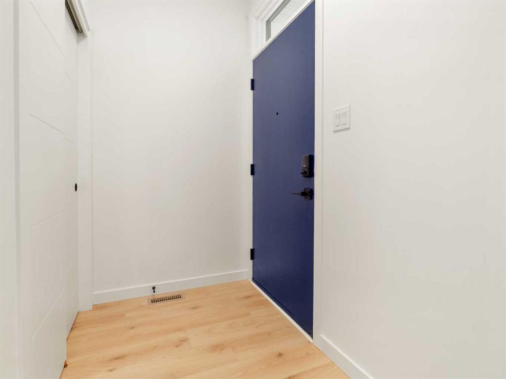 Picture for 714 Violet Place W