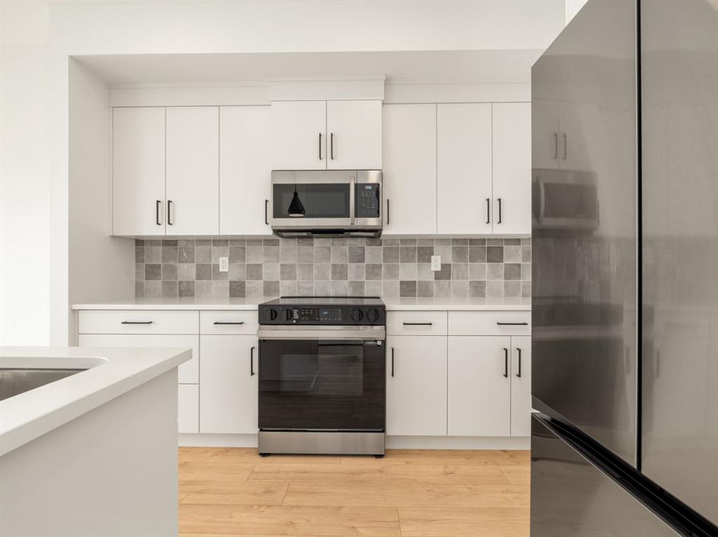 Picture for 554 Malahat Green W