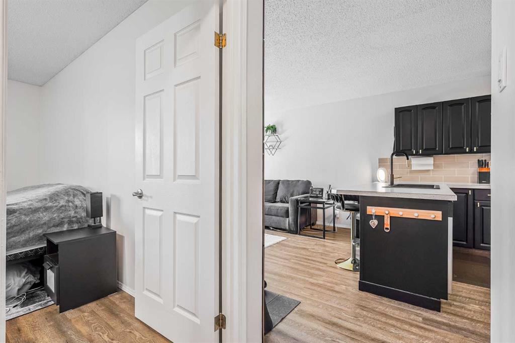 Picture for 304, 855 Columbia Boulevard W
