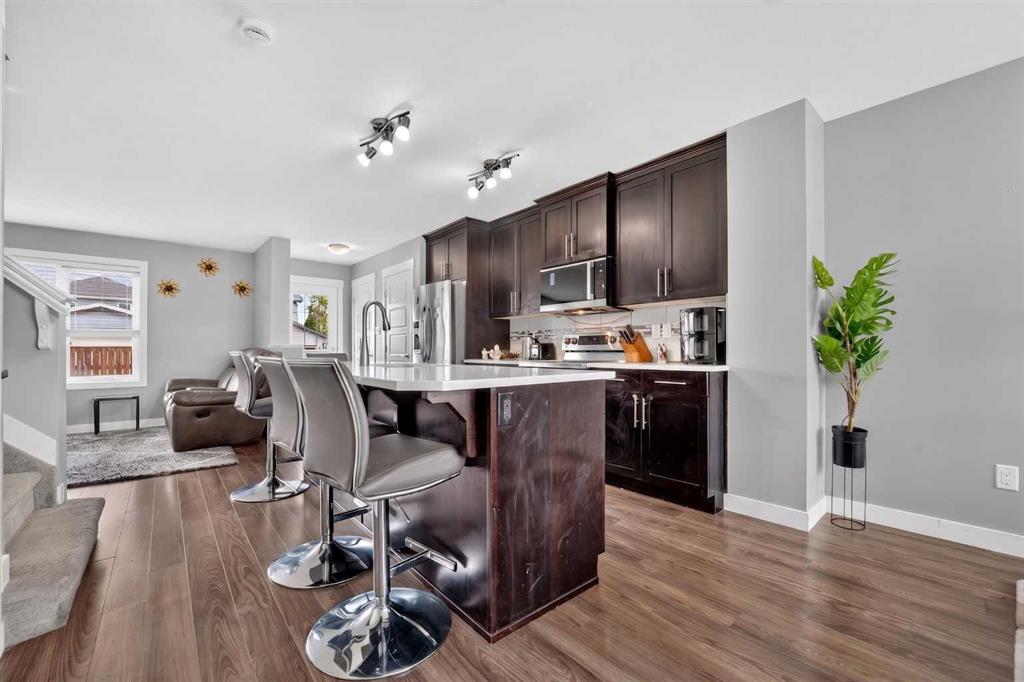 Picture for 285 Coalbanks Boulevard W
