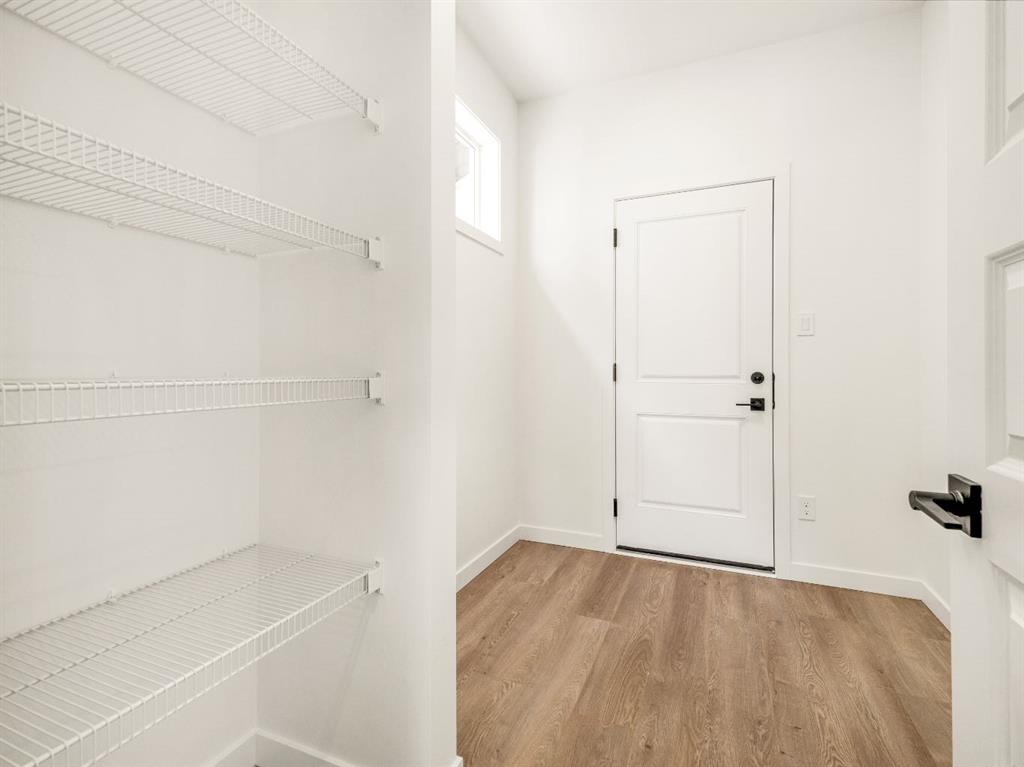 Picture for 82 Miners Road W