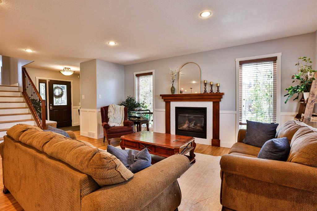 Picture for 287 Firelight Crescent W