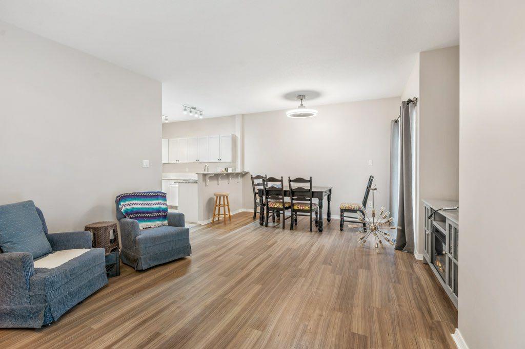 Picture for 2, 121 Silkstone Road W