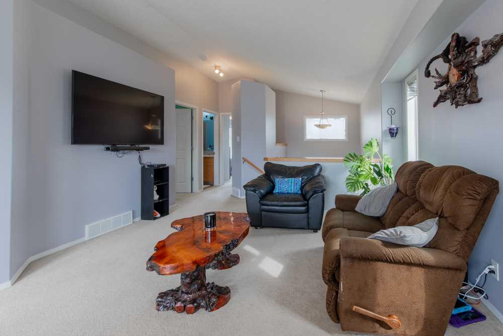 Picture for 48 Blackfoot Court W