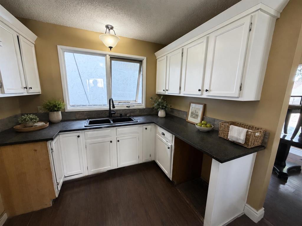 Picture for 185 Pensacola Court W