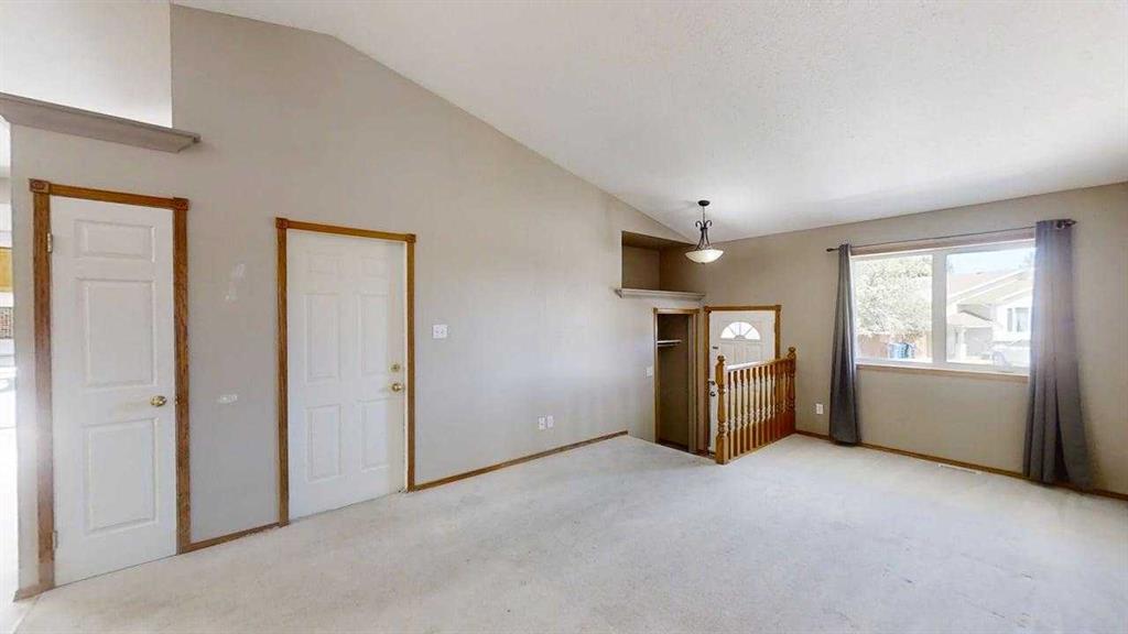 Picture for 42 Mt Backus Crescent W