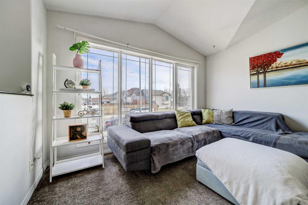 Picture for 106 Peigan Court W