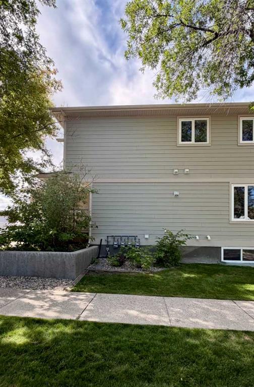 Picture for #4, 645 12 A Street N