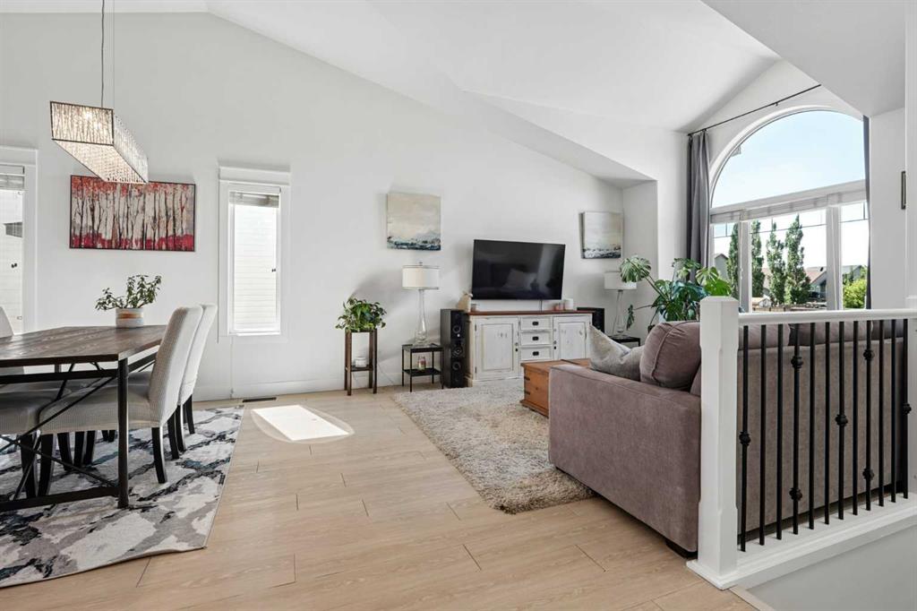 Picture for 27 Firelight Way W