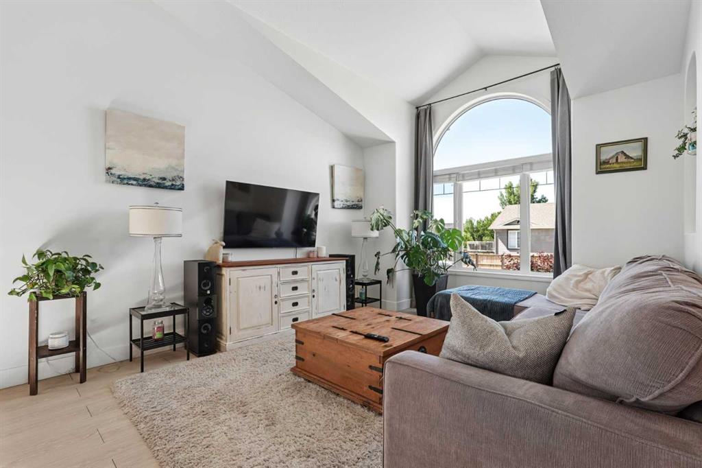 Picture for 27 Firelight Way W