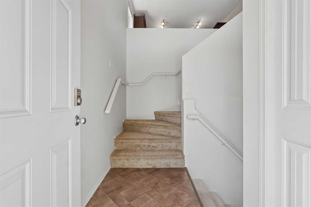 Picture for 136 Mt Sundance Crescent W
