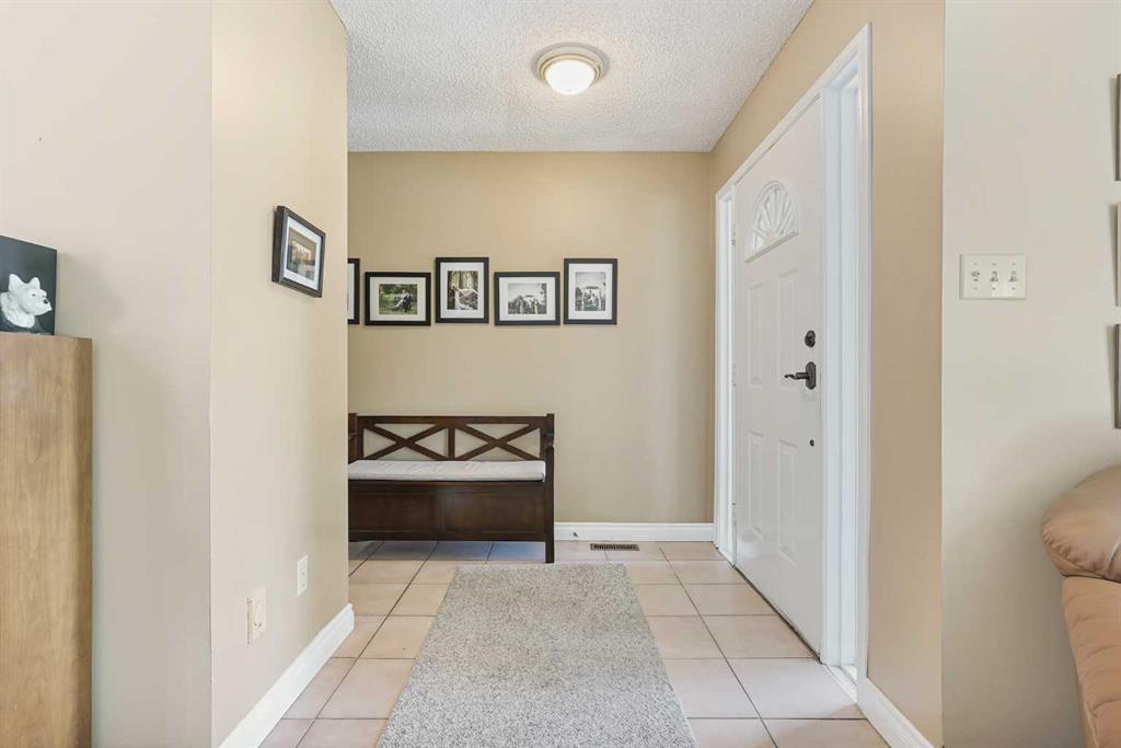Picture for 82 Sherwood Boulevard W