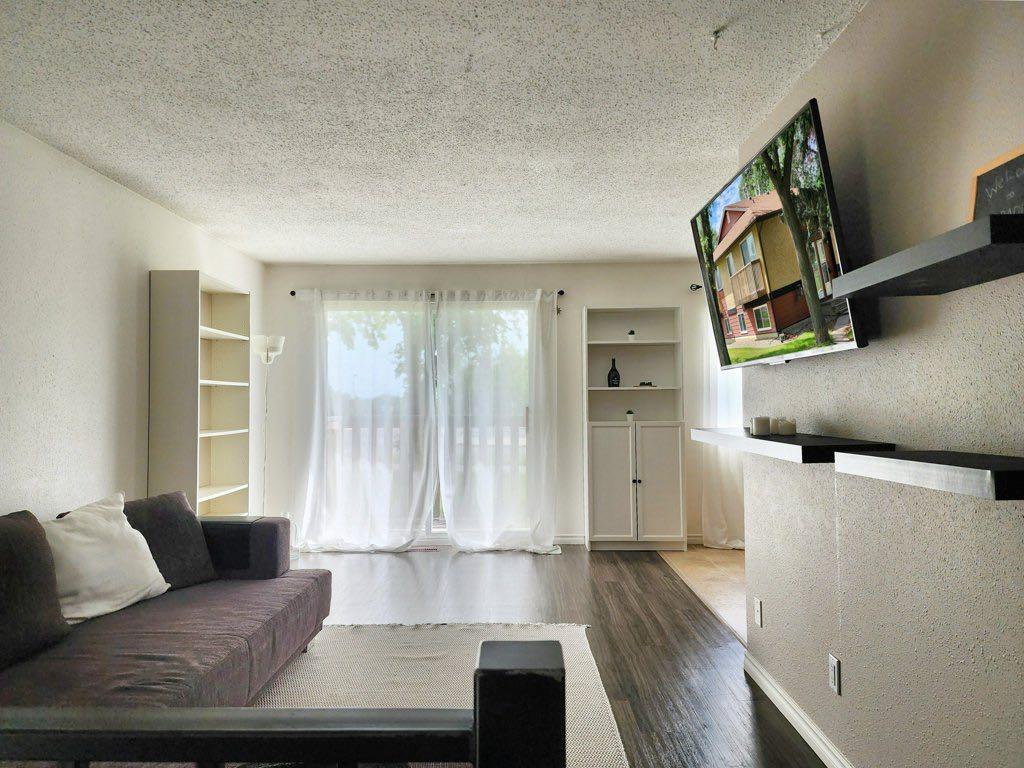 Picture for 22, 5 Acadia Road W