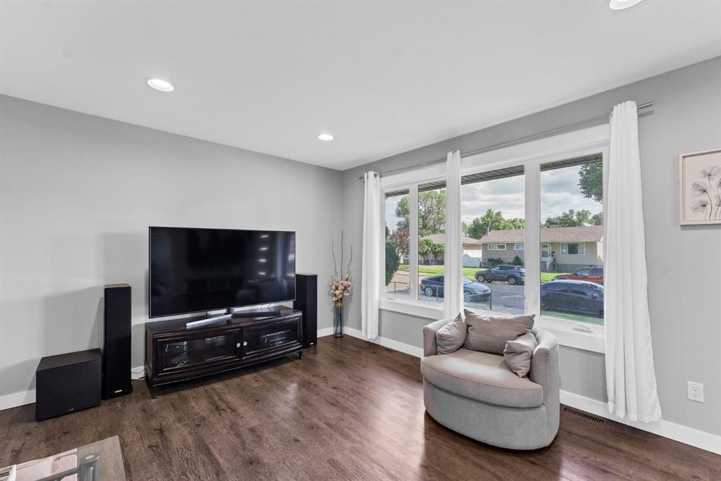 Picture for 130 11 Street NE