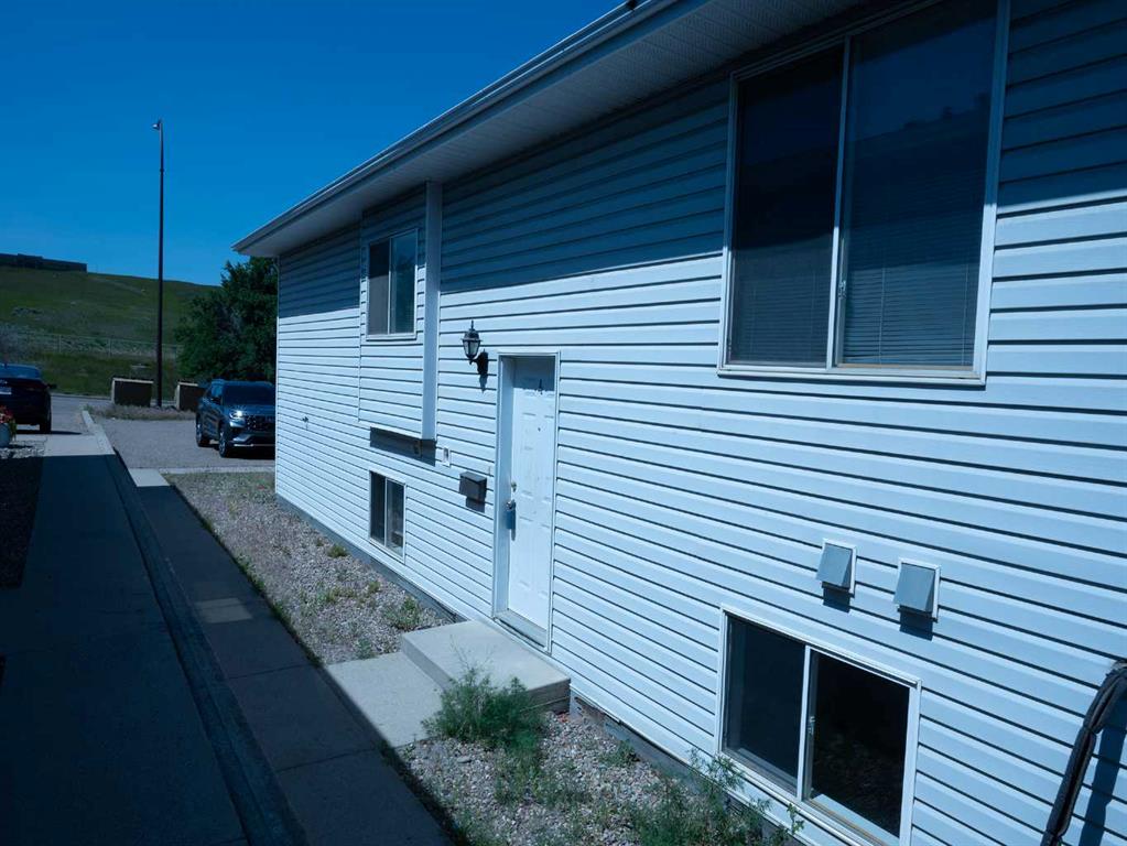 Picture for 64 Valleyview Drive SW