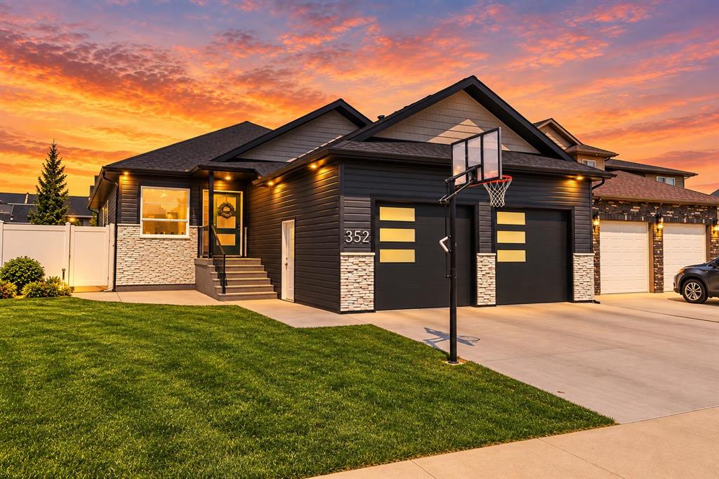Picture for 352 Somerside Crescent SE