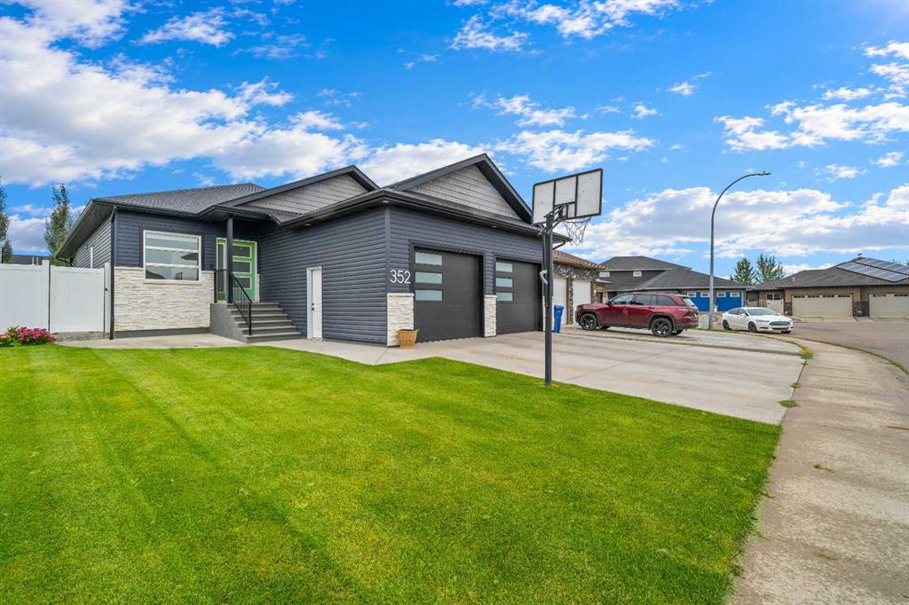 Picture for 352 Somerside Crescent SE