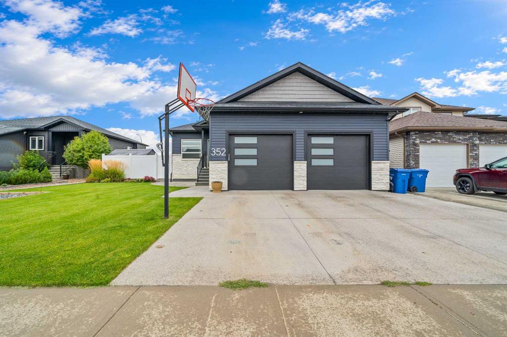 Picture for 352 Somerside Crescent SE