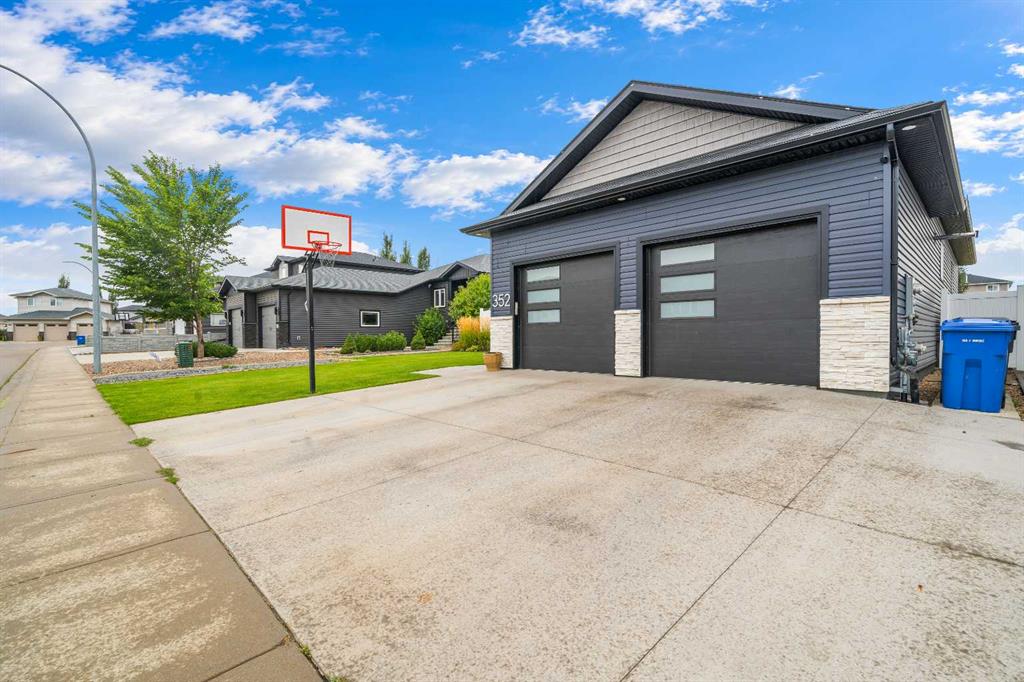 Picture for 352 Somerside Crescent SE