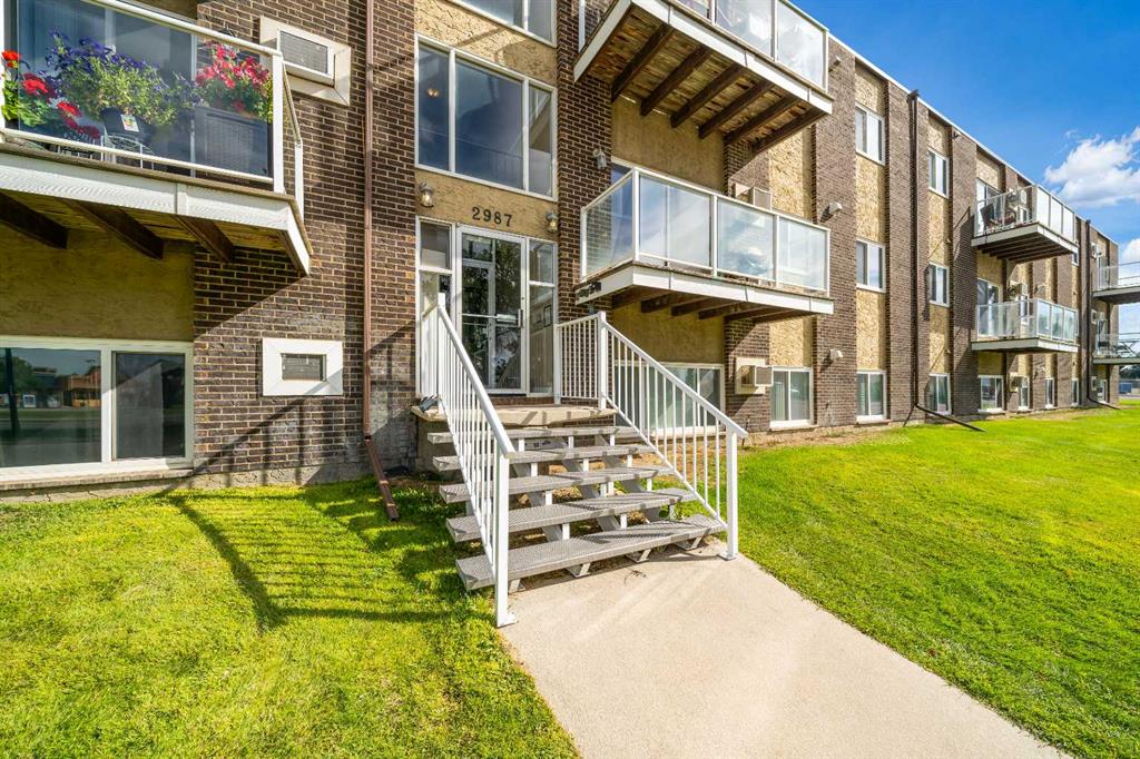 Picture for 206, 2987 Dunmore Road SE
