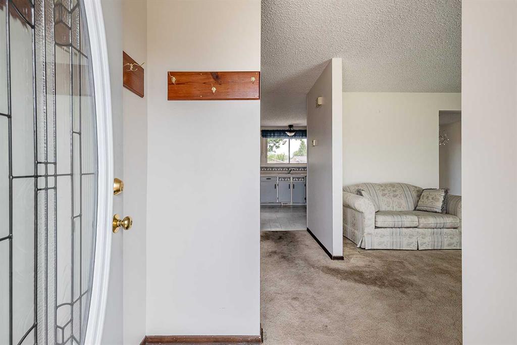 Picture for 189 Hull Crescent NE