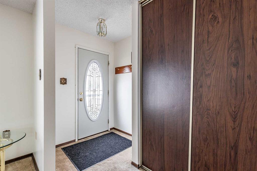 Picture for 189 Hull Crescent NE