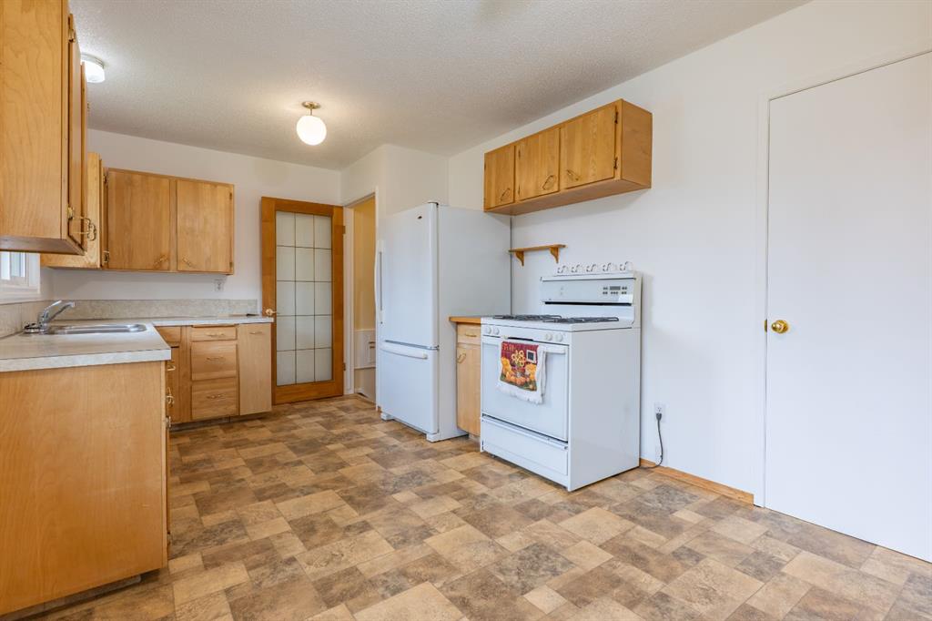 Picture for 418 3 Avenue E