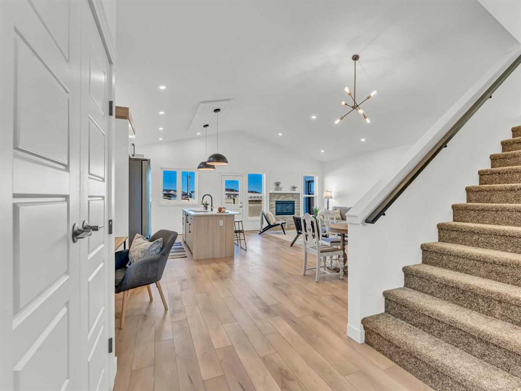 Picture for 32 Somerside Way SE