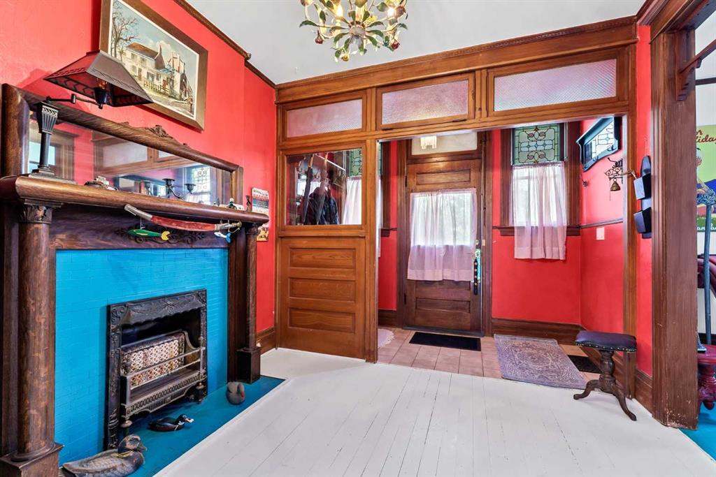 Picture for 335 1 Street SE