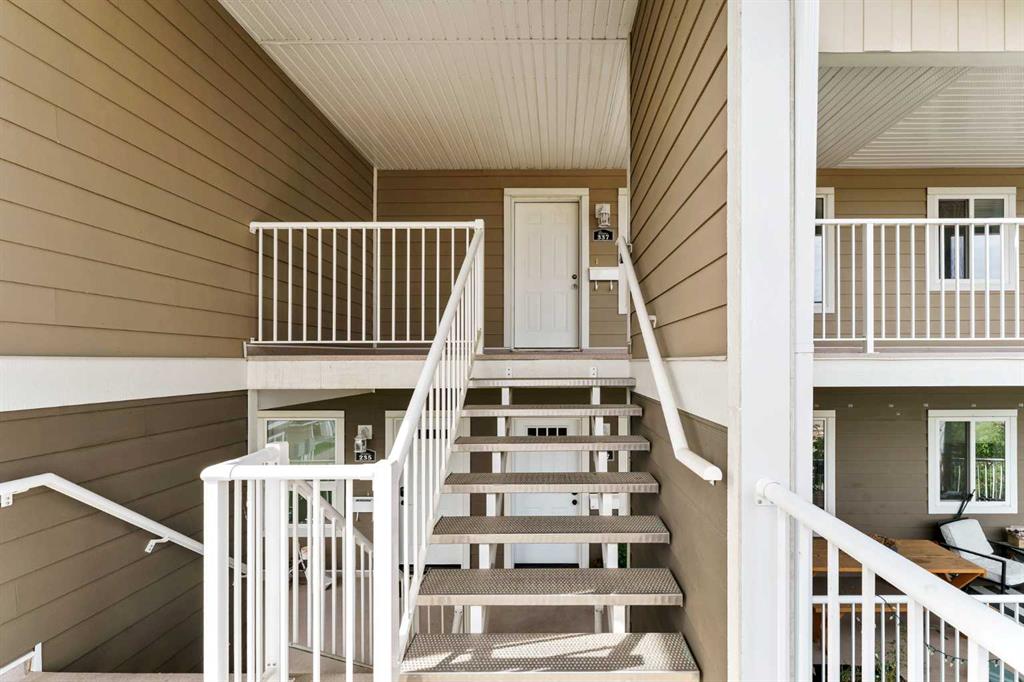 Picture for 337 Southlands Pointe SE
