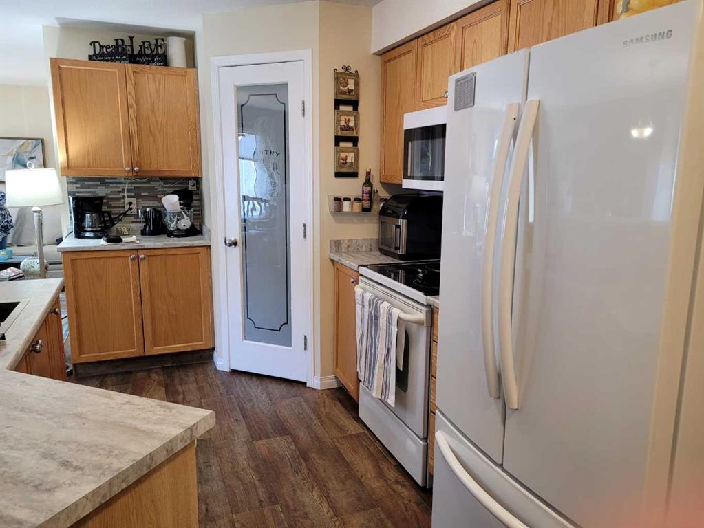 Picture for 320, 1632 Saamis Drive NW