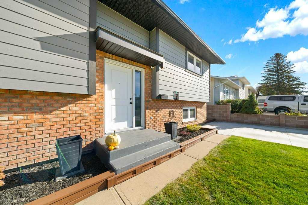 Picture for 190 Sprague Way SE