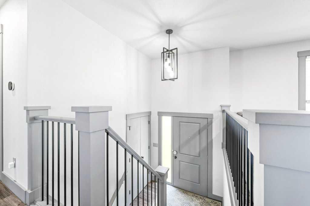 Picture for 190 Sprague Way SE