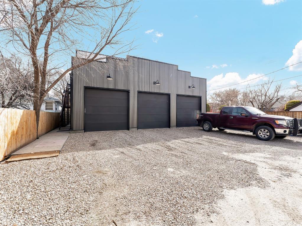 Picture for 170 2 Street NW