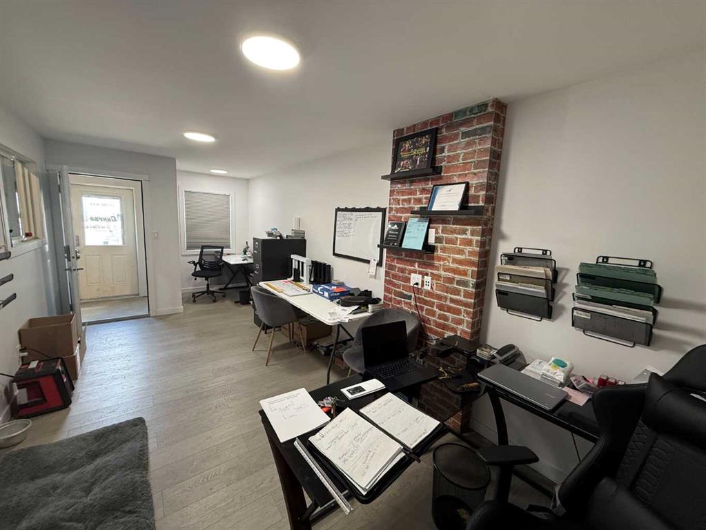 Picture for 20, 3740 30 Street N