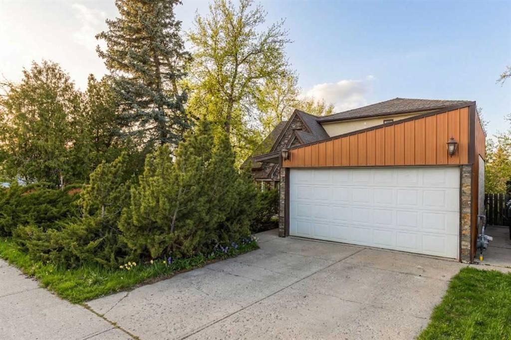 Picture for 176 1 Street SW