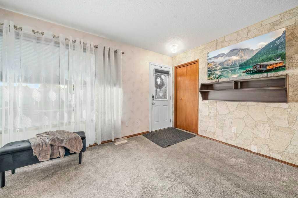 Picture for 29 Cairns Way SE