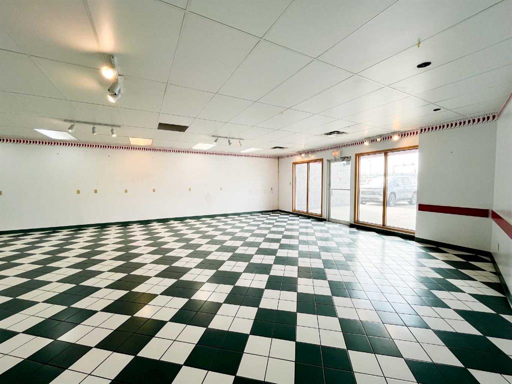 Picture for 104, 1290 Trans Canada Way SE