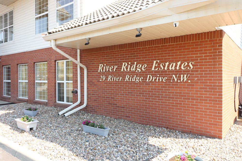 Picture for 415, 29 River Ridge Drive NW