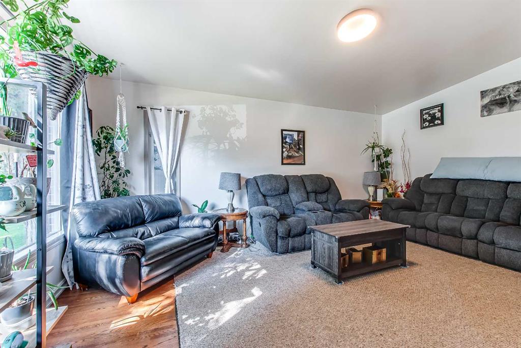 Picture for 362 7 Street NW